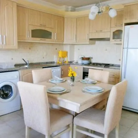 Lägenhet Sleeps 6 Pool Air Con Wifi Ortakent