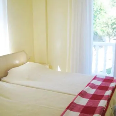 Sleeps 6 Pool Air Con Wifi Lägenhet Ortakent